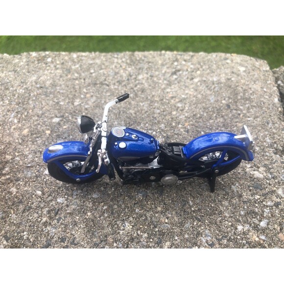 Harley Davidson Motorcycle - Picture 2 of 5